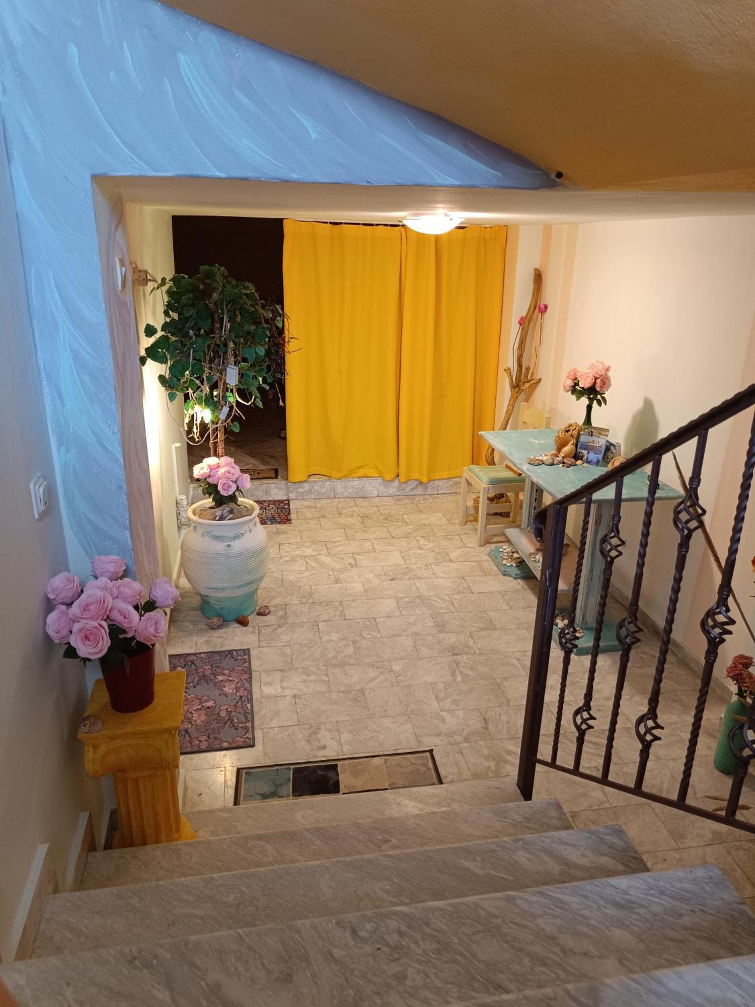 Maria Guesthouse Aliveri Rum bild